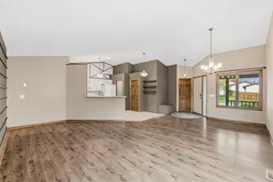 5386 Emerald Way, Apple Valley, MN 55124 - Photo 25