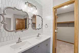 5386 Emerald Way, Apple Valley, MN 55124 - Photo 33