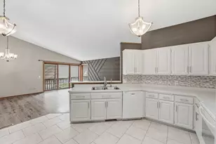 5386 Emerald Way, Apple Valley, MN 55124 - Photo 19