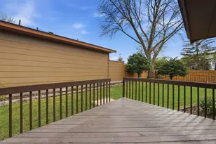 5386 Emerald Way, Apple Valley, MN 55124 - Photo 7
