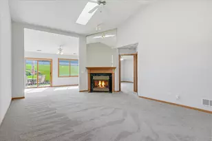 2885 Jordan Dr, Woodbury, MN 55125 - Photo 21