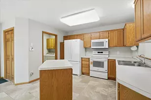 2885 Jordan Dr, Woodbury, MN 55125 - Photo 25