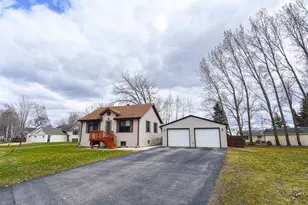 612 Cherry Rd, Thief River Falls, MN 56701 - Photo 1