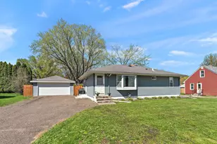 63 Ferndale Street N, Maplewood, MN 55119 - Photo 1