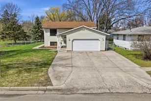 1109 9th St N, Moorhead, MN 56560 - Photo 31