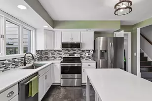3970 Yorktown Ln N, Plymouth, MN 55441 - Photo 9