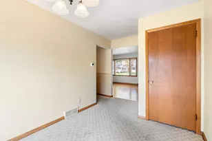 555 14th St NE, Owatonna, MN 55060 - Photo 7