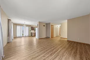 168 10th St SE, Wells, MN 56097 - Photo 7