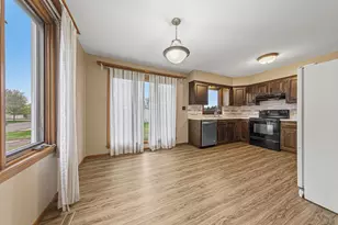 168 10th St SE, Wells, MN 56097 - Photo 11