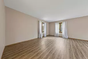 168 10th St SE, Wells, MN 56097 - Photo 5