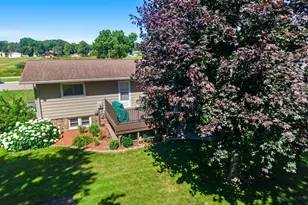 835 Harrington St SW, Hutchinson, MN 55350 - Photo 49