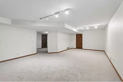 10447 Raleigh Road, Woodbury, MN 55129 - Photo 39