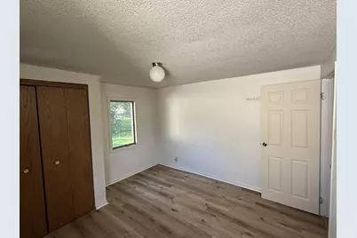 410 Lynd Street, Marshall, MN 56258 - Photo 15