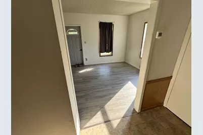 410 Lynd Street, Marshall, MN 56258 - Photo 7