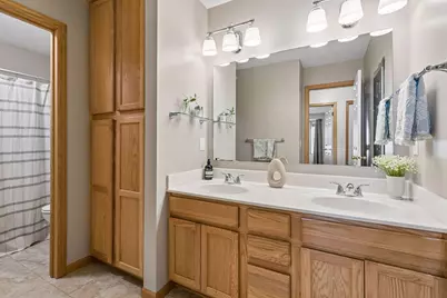 15592 Eagles Nest Way, Apple Valley, MN 55124 - Photo 17