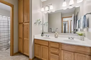 15592 Eagles Nest Wy, Apple Valley, MN 55124 - Photo 17