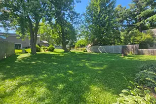635 Park Ave, New Richmond, WI 54017 - Photo 3