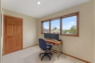 5498 Maple Ridge Ct, Hopkins, MN 55343 - Photo 19