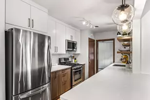 2030 Ordway St, Golden Valley, MN 55422 - Photo 9