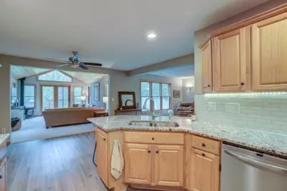 15 Baillon Lane, Saint Mary's Point, MN 55043 - Photo 7