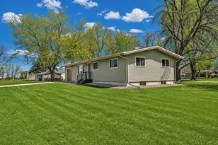 301 5th Ave NE, Blooming Prairie, MN 55917 - Photo 3