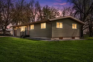 301 5th Ave NE, Blooming Prairie, MN 55917 - Photo 5