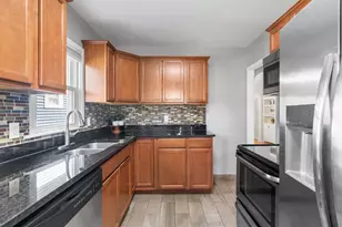 1809 Hyacinth Ave E, Saint Paul, MN 55119 - Photo 7