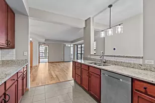 825 Berry St, Saint Paul, MN 55114 - Photo 17