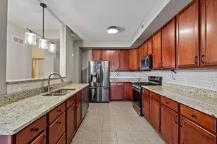 825 Berry St, Saint Paul, MN 55114 - Photo 15
