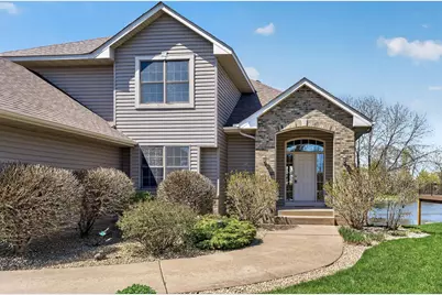1135 S Trappers Crossing, Lino Lakes, MN 55038 - Photo 3