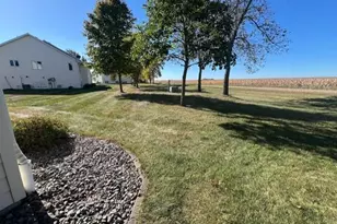 1053 Prairieview Dr SW, Hutchinson, MN 55350 - Photo 23