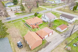 211 10th St NW, Chisholm, MN 55719 - Photo 33