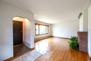 211 10th St NW, Chisholm, MN 55719 - Photo 3
