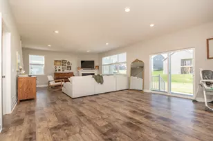 1716 Rainier Dr, Shakopee, MN 55379 - Photo 15