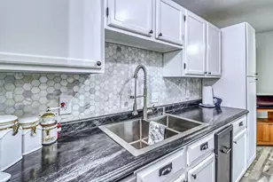 3407 Cherry Ln N, Fargo, ND 58102 - Photo 5