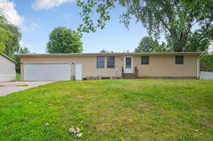 303 12th Ave SE, Faribault, MN 55021 - Photo 3