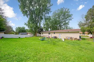 303 12th Ave SE, Faribault, MN 55021 - Photo 7