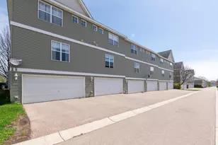 2882 Clover Ridge Dr, Chaska, MN 55318 - Photo 13