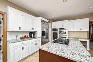 19795 Muirfield Cir, Excelsior, MN 55331 - Photo 7