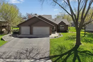8922 Quinwood Ln N, Maple Grove, MN 55369 - Photo 3