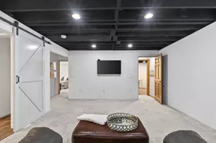 1289 Castle Ct, Golden Valley, MN 55427 - Photo 41