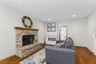 1289 Castle Ct, Golden Valley, MN 55427 - Photo 23