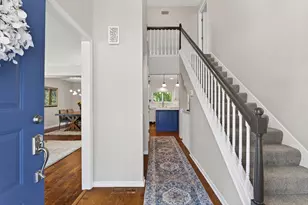 1289 Castle Ct, Golden Valley, MN 55427 - Photo 7
