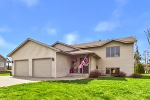 2646 Lois Ln SE, Alexandria, MN 56308 - Photo 1