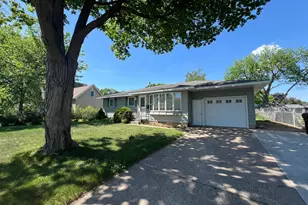 410 14th St W, Hastings, MN 55033 - Photo 3