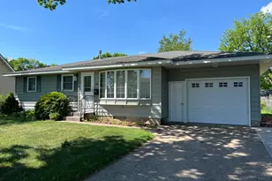 410 14th St W, Hastings, MN 55033 - Photo 1