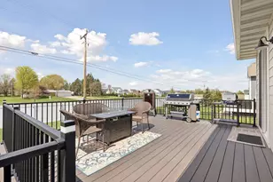 10250 Arrowwood Path, Woodbury, MN 55129 - Photo 41