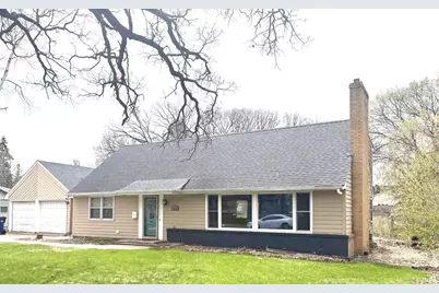 1039 W Summit Avenue, Fergus Falls, MN 56537 - Photo 1