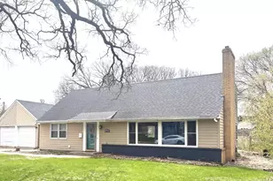 1039 W Summit Ave, Fergus Falls, MN 56537 - Photo 1