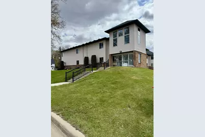 912 Hawthorne Street #106, Alexandria, MN 56308 - Photo 1